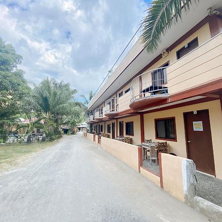 Reddoorz Hostel At Megans Paradisio Beach Resort San Antonio  Exteriér fotografie