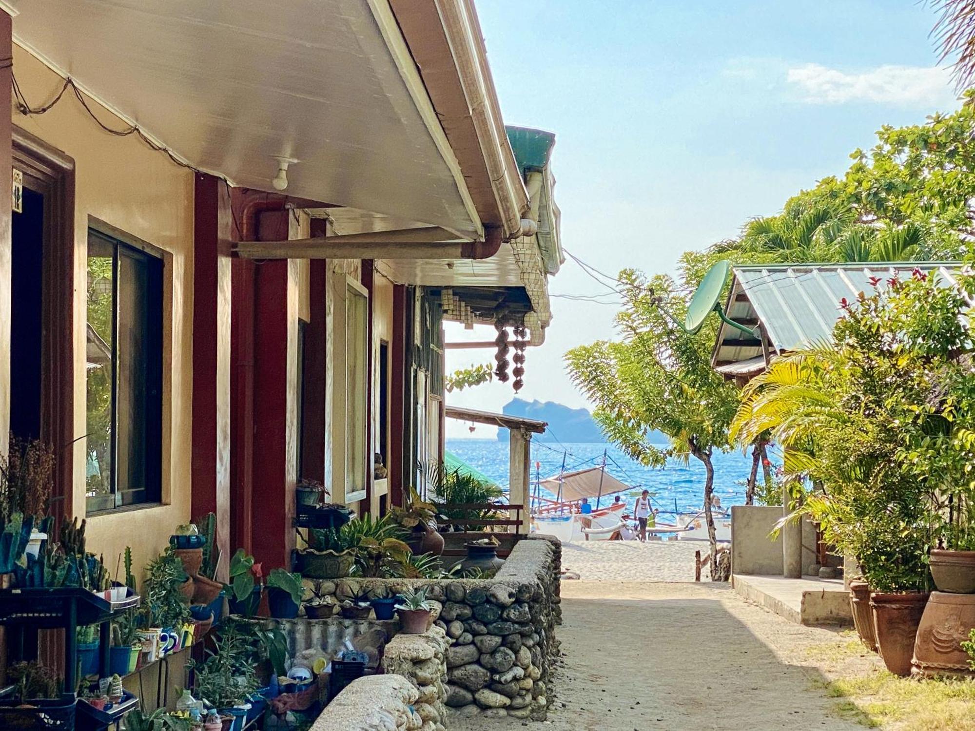 Reddoorz Hostel At Megans Paradisio Beach Resort San Antonio  Exteriér fotografie